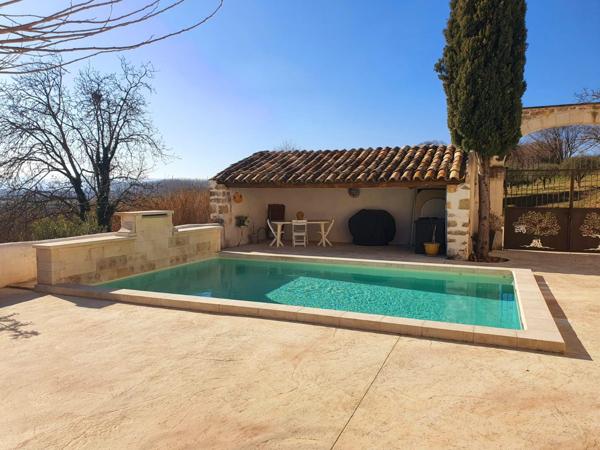 Relais de chasse de François 1er de 430 m² entièrement restauré en 2019 avec goût et des matériaux de qualité à l'abri des regards