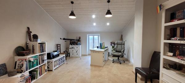 Relais de chasse de François 1er de 430 m² entièrement restauré en 2019 avec goût et des matériaux de qualité à l'abri des regards