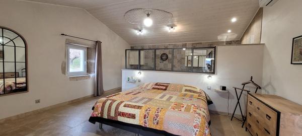 Relais de chasse de François 1er de 430 m² entièrement restauré en 2019 avec goût et des matériaux de qualité à l'abri des regards