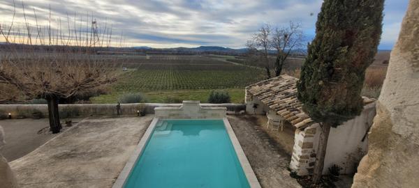 Relais de chasse de François 1er de 430 m² entièrement restauré en 2019 avec goût et des matériaux de qualité à l'abri des regards