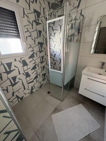 BELLE MAISON CONTEMPORAINE 4 CHAMBRES DPE "A"