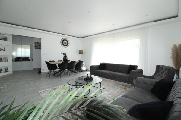 BELLE MAISON CONTEMPORAINE 4 CHAMBRES DPE "A"