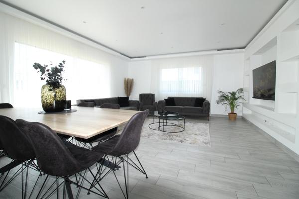 BELLE MAISON CONTEMPORAINE 4 CHAMBRES DPE "A"