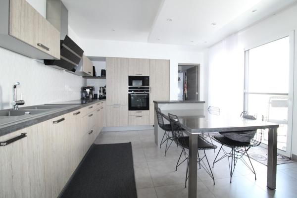 BELLE MAISON CONTEMPORAINE 4 CHAMBRES DPE "A"