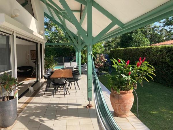 MAISON d'ARCHITECTE à VENDRE à KOUROU