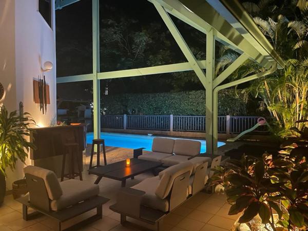 MAISON d'ARCHITECTE à VENDRE à KOUROU