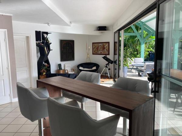 MAISON d'ARCHITECTE à VENDRE à KOUROU