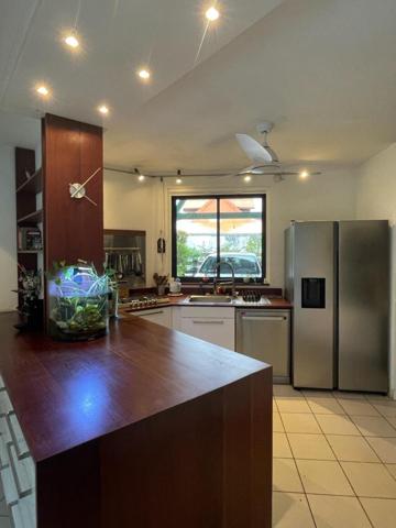 MAISON d'ARCHITECTE à VENDRE à KOUROU