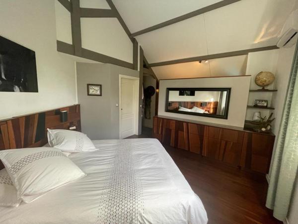 MAISON d'ARCHITECTE à VENDRE à KOUROU