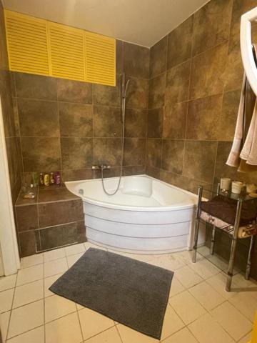 MAISON d'ARCHITECTE à VENDRE à KOUROU