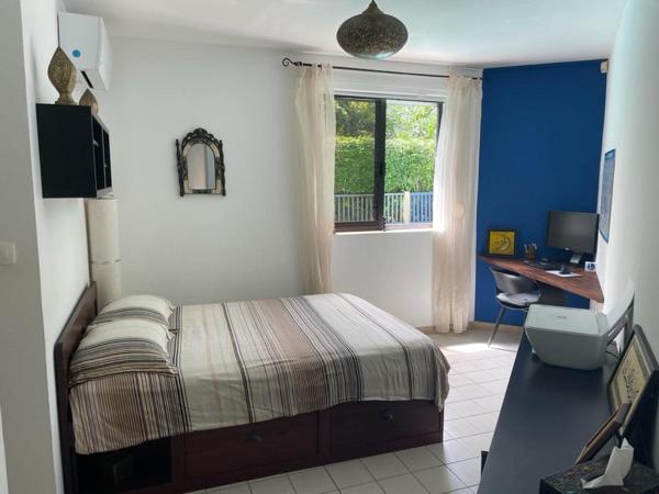 MAISON d'ARCHITECTE à VENDRE à KOUROU