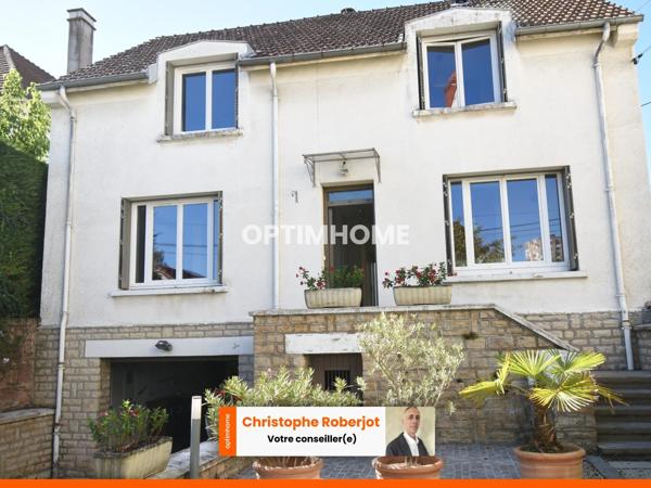 La campagne à la ville ! Jolie maison de 118m2 habitables avec garage et cour  dans le quartier prisé de Chalon sur Saône et à 350 mètres de l'hyper centre.