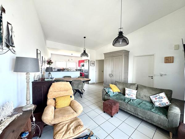 Appartement - Type 3 - Terrasse + parking - Dompierre-sur-Mer (Chagnolet) 288 000 € **  - Référence  JH695ED9
