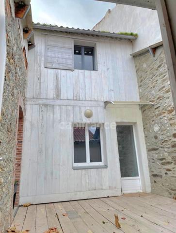 Immeuble de caractère à usage mixte – Centre-ville de Montréjeau (31) - 616 m2