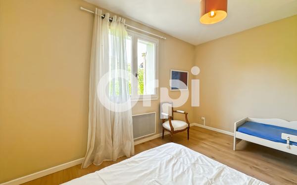 Maison à vendre    5 pièces •  Vallon-Pont-d'Arc