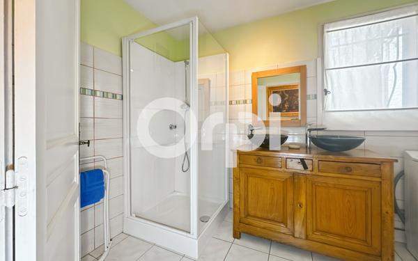 Maison à vendre    5 pièces •  Vallon-Pont-d'Arc