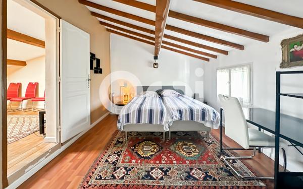 Maison à vendre    5 pièces •  Vallon-Pont-d'Arc