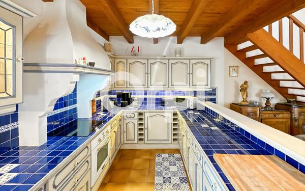 Maison à vendre    5 pièces •  Vallon-Pont-d'Arc