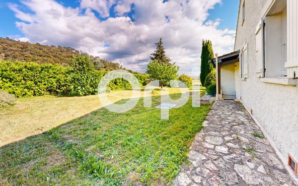 Maison à vendre    5 pièces •  Vallon-Pont-d'Arc