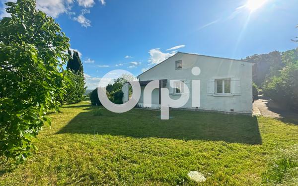 Maison à vendre    5 pièces •  Vallon-Pont-d'Arc