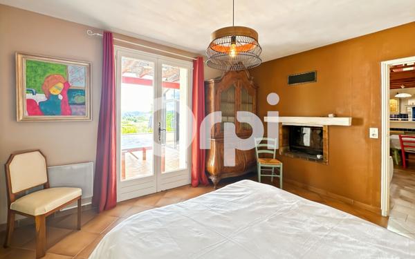 Maison à vendre    5 pièces •  Vallon-Pont-d'Arc