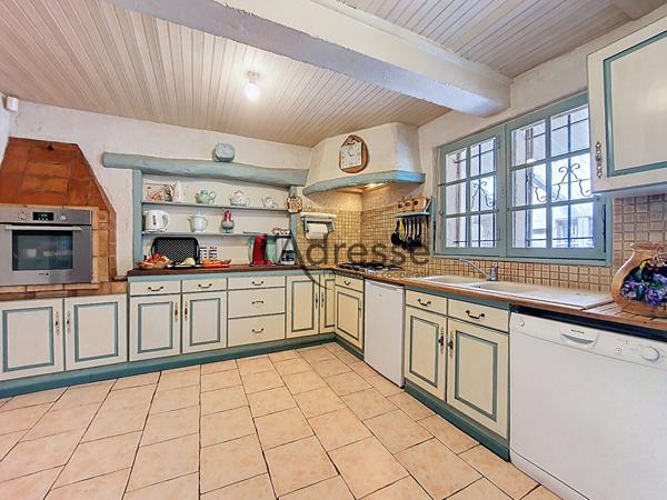 VIAGER OCCUPÉ SANS RENTE MENSUELLE Villa atypique de 164m² avec piscine !