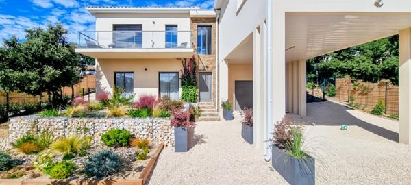 Maison à vendre 8 pièces proche de SAINT MATHIEU DE TREVIERS (34)