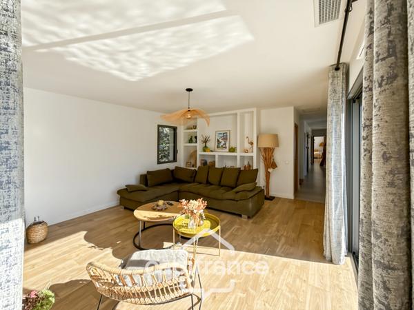 Maison à vendre 8 pièces proche de SAINT MATHIEU DE TREVIERS (34)