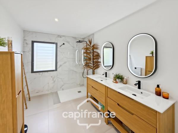 Maison à vendre 8 pièces proche de SAINT MATHIEU DE TREVIERS (34)