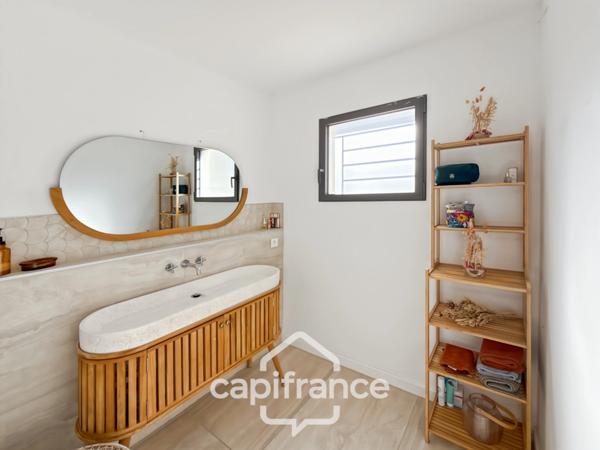 Maison à vendre 8 pièces proche de SAINT MATHIEU DE TREVIERS (34)