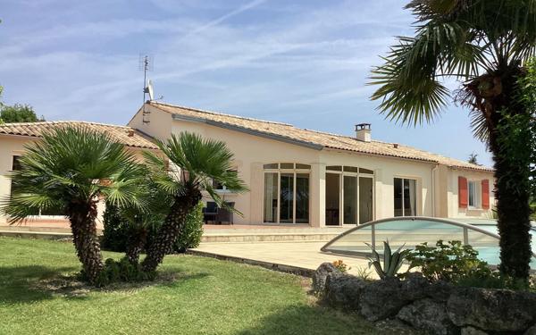 Maison à vendre    4 pièces •  Saintes