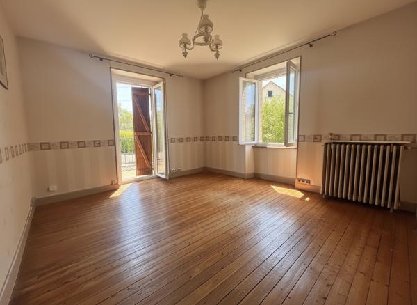 Maison
         5 pièces
        - 130 m² 230 000 € *