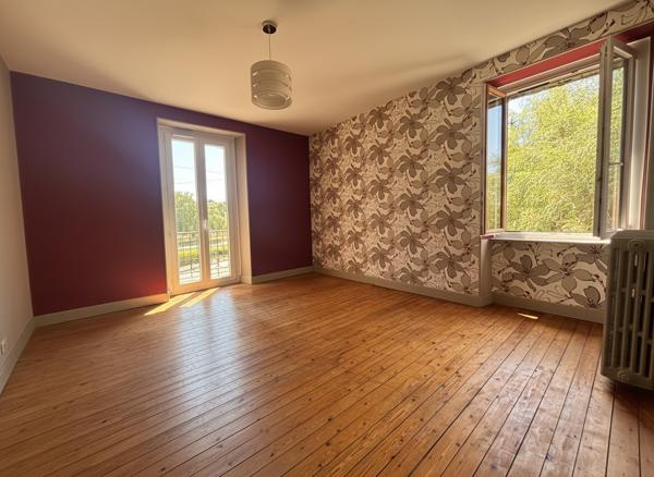 Maison
         5 pièces
        - 130 m² 230 000 € *