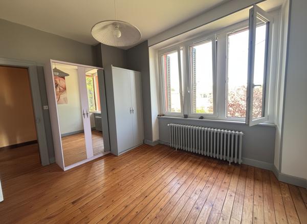 Maison
         5 pièces
        - 130 m² 230 000 € *