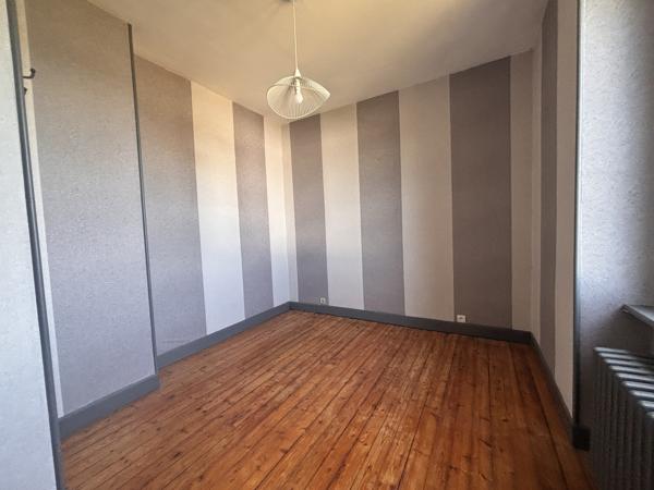 Maison
         5 pièces
        - 130 m² 230 000 € *