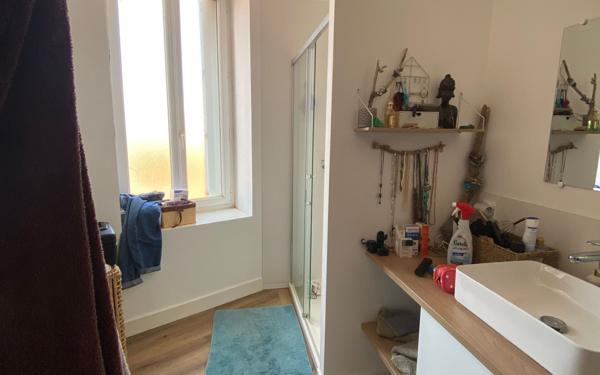 Immeuble à vendre    5 pièces •  Rochefort