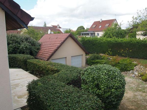 Village nord  5 mins de Dijon spacieuse maison