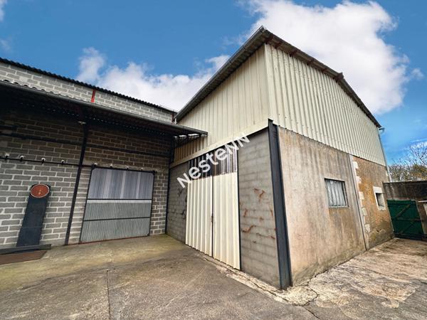 Maison de village avec hangars d'environ 576 m² à Nogent-sur-Loir (72500)