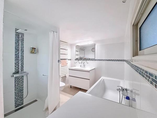 Splendide vue mer pour cette maison à Antheor