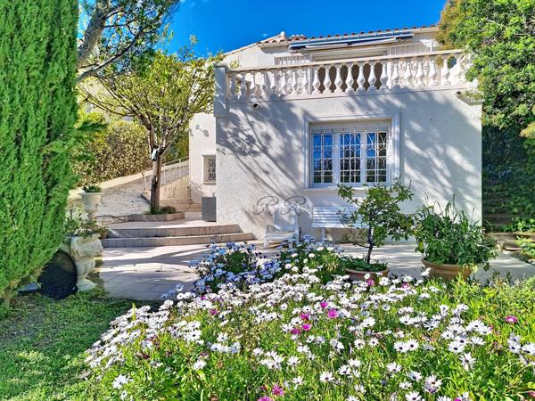 Splendide vue mer pour cette maison à Antheor