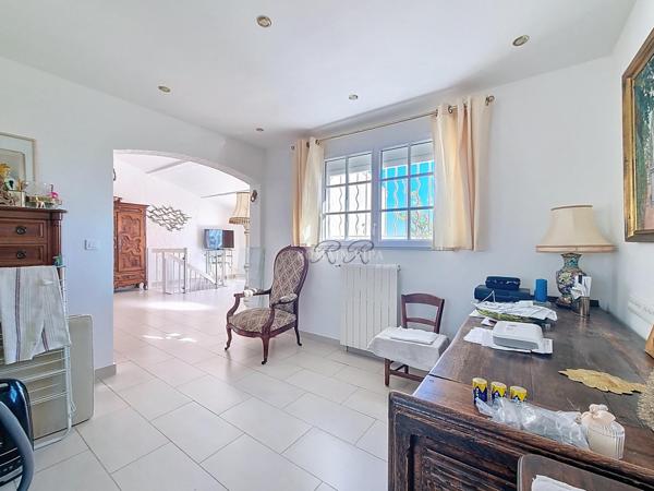 Splendide vue mer pour cette maison à Antheor
