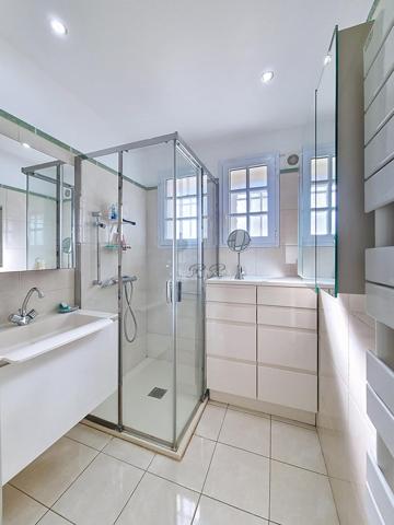 Splendide vue mer pour cette maison à Antheor
