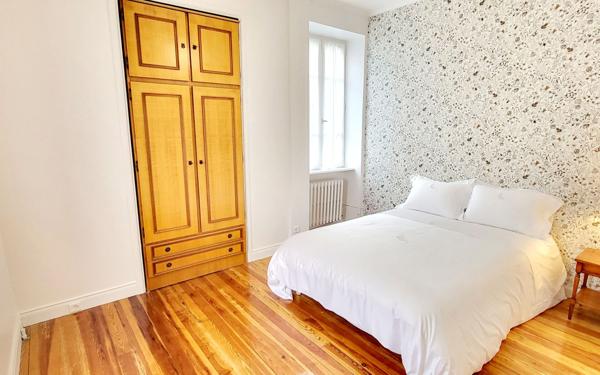 Maison à vendre    5 pièces •  Largentière