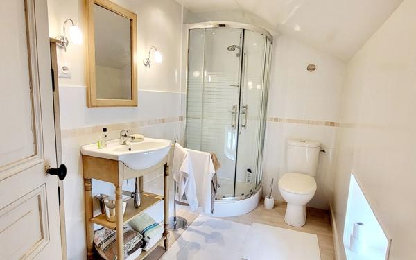 Maison à vendre    5 pièces •  Largentière