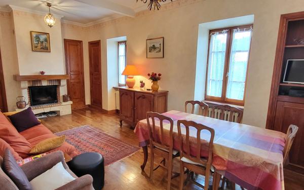 Maison à vendre    5 pièces •  Largentière