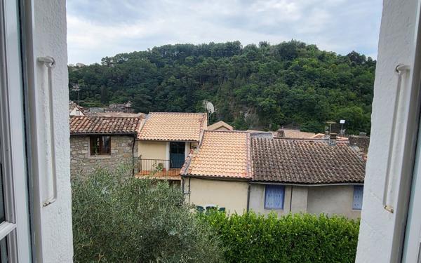 Maison à vendre    5 pièces •  Largentière