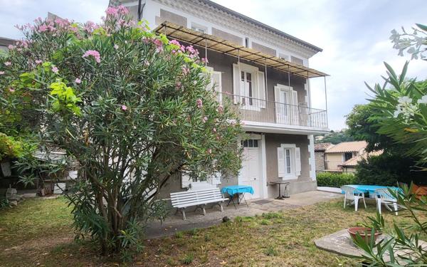 Maison à vendre    5 pièces •  Largentière