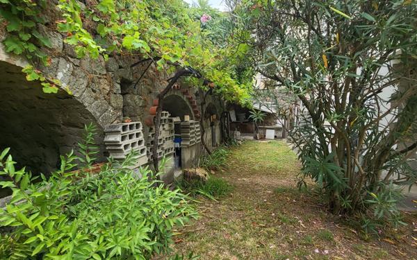 Maison à vendre    5 pièces •  Largentière