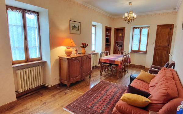 Maison à vendre    5 pièces •  Largentière