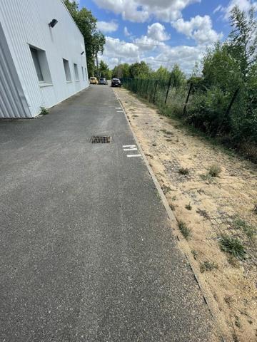BUREAUX DE 1241m² A LOUER A BESSINES AVENUE DE LA ROCHELLE / ZONE DE LA MUDE